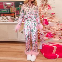 Everything About Christmas Should Be Extra Including Your Pajamas. Coordinating Pajama Set In Satin Style Polyester With Holly Branches Design And Pink Feathered Cuffs At The Wrist And Ankles. Make Christmas Morning Your Runway! Nwot & Unbranded. Stylish. Comfortable. Boujie! Oh So Fabulous Just Like You!!!! Ready To Ship. I Can Ship Same Day If You Order By Noon Cst. Don't Forget The 25% Discount When You Buy 3 Or More Items From My Closet!!! I Have So Much More Christmas And Holiday Gear Comin Christmas Lounge, Holly Print, Shirt Collar Styles, Pink Holiday, Party Kleidung, Traje Casual, Size Chart For Kids, Cute Pajamas, Holiday Prints