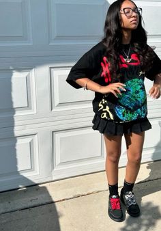 Dunk Birthday Outfits, Birthday Outfit Ideas For Women Black, Graphic Tee Dress Outfit Black Women, Serenede Jeans Outfit, Hoodie Shorts Outfit Black Women, Homecoming Party Outfits, Black Asics Outfit Woman, Powerpuff Dunks Outfit, Biker Shorts And Graphic Tee Outfit