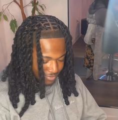 Loc Hairstyles For Women Birthday, Black Hairstyles Dreads, Jumbo Twist Dreads Men, Barrel Dread Style Men, Hairstyles For Dreads Men, 4 Strand Twist Locs, Hightop Dreads Barrel Twist, Dreads Hairstyles For Men, Rope Twist Locs