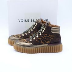 US Size 6.5 Women's / 38 EURO VOILE BLANCHE Eva Hike Boots Rame/Dark Brown/Leopard - New in box. We only sell 100% genuine products, sourced from major retailers. Please let us know if you have any questions. Return policy: Returns accepted within 30 days of delivery. Returned item should be in the same exact condition as listed during sale. Original box (if applicable), packaging and all accessories should be included when returning the item. Once inspected, f Brown Lace-up Boots With Vibram Sole For Fall, Hike Boots, Brown Lace-up Hiking Boots With Vibram Sole, Leather Low-top Leopard Print Sneakers, Leopard Print Lace-up Synthetic Sneakers, Leopard Boots 9.5, Size 8 Women, Brown Leopard, Puma Platform Sneakers