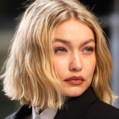 The Princess Bob Is About to Be Summer’s Biggest Haircut Blonde Bob Square Face, Lea Seydoux Hair Bob, Lived In Bob Hair, Short Haircuts Women Thick Hair, Princess Bob Haircut, French Bob Haircut No Bangs, Different Bob Haircut, French Bob Style, Celebrities With Bob Haircut