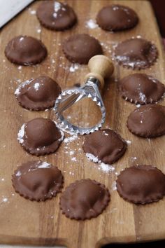 How to Make Chocolate Ravioli  made by @Paula - bell'alimento Chocolate Ravioli, Think Food, Eat Dessert First, Yummy Sweets, Linguine, How Sweet Eats, Eat Dessert, Mini Desserts, How To Make Chocolate