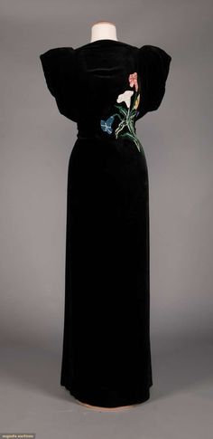 1940s Evening Dresses, Velvet Evening Gown, Fashion 1940s, 40s Fashion, Clothing And Textile, 1940s Dresses, 1930s Fashion, Couture Vintage, 1940s Fashion