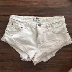 White Cutoff Free People Shorts, New Never Worn White Short Shorts, Fb Games, White Jean Shorts, Free People Shorts, Cutoff Shorts, Mini Shorts, Cut Off Shorts, White Denim, Christmas List