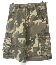 Boys CAMO shorts size 10 cargo shorts waist 12” inseam 10 measurements approximately Excellent Condition For any questions Contact me via email.Same business day shipping thank you Boy Outfits Summer, Camo Cargo Shorts, Green Camo Pants Outfits, Camo Jorts, Boys Shorts, Boy Clothes, Camo Pants Outfits, Camo Pants Outfit Men, Pants Outfit Men