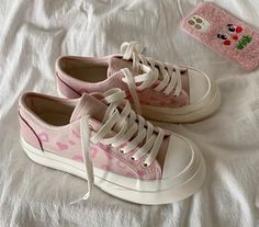 Clueless Shoes, Girls Formal Shoes, Expensive Shoes, Cute Shoes Heels, Stylish Hoodies