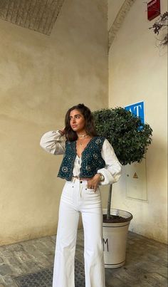 Italian Vibes Outfits, Ibiza Fashion Outfits, Outfits For Pale Skin, Mexican Style Outfits, Movie Night Outfit Casual, 70s Business Casual, French Bohemian Style, Outfits For Italy, Italy In April