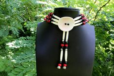 Traditional Lakota buffalo bone choker, three lines of buffalo bone, crow beads and stainless steel beads, in the center a pink shell, make this a unique and beautiful piece. Gift Registry, Jewelry Crafts, Choker Necklace, Black And Red, Beauty Book, Birthday Gifts, Jewelry Necklaces, Gift Card, Accessory Gift