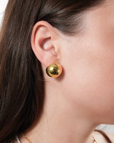 Who else is loving these chunky 14k gold ball studs? ✨ These beauties are giving us all the luxe vibes without breaking the bank. Perfect for any outfit, any occasion! 📍Visit us: 66 West 47th Street #22-23 New York, NY 10036 ⌚️Businesses hours: MON-SAT 10.00-5.00pm #14kGold #GoldStuds #ChunkyEarrings#GoldJewelry #EarringTrends #GoldAccessories #JewelryLovers #EarringAddict #TrendyJewelry #StatementEarrings #MinimalistJewelry #GoldFashion #JewelryGoals #FashionEarrings #JewelryInspo Earring Trends, Gold Accessories, Jewelry Inspo, Trendy Jewelry, Gold Fashion, The Bank, Gold Studs