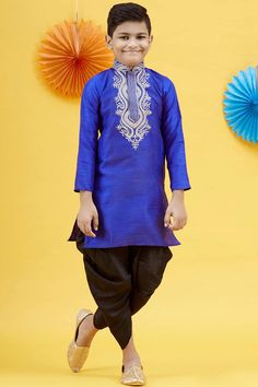 Product Features: Top Color: Blue Bottom Color: Black Work: Embroidered Top Fabric: Art Silk Bottom Fabric: Art Silk Pack Of: 1 Kurta and 1 Peshawari Occasion: Festive Disclaimer: There will be slight difference in digital to actual image Designer Embroidered Indigo Kurta, Embroidered Straight Kurta In Indigo, Embroidered Indigo Straight Kurta, Indigo Embroidered Straight Kurta, Indigo Kurta With Zari Work For Diwali, Indigo Kurta For Navratri Festive Season, Indigo Kurta For Navratri, Indigo Festive Kurta For Navratri, Festive Indigo Kurta For Navratri