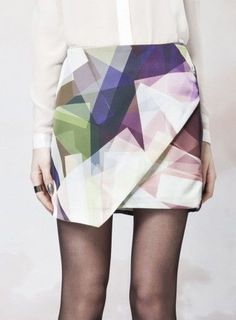 Love this skirt--an example of fragmented geometrics showing up in fashion Geometric Fashion, Hem Skirt, A Skirt, Fashion Details, Karl Lagerfeld, Fashion Prints, Style Me, Cool Style, Fashion Show