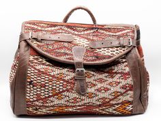 Explore the world in style with our Vintage Kilim Travel Bag. This unique and bohemian-inspired bag is meticulously crafted using natural materials, including a combination of genuine leather, handwoven kilim rug, and brass hardware. Each bag is individually handmade, ensuring a one-of-a-kind touch that adds to its charm. Designed for durability, comfort, and versatility, our kilim vintage bag is made from thick quilted woven cotton fabric, double-stitched, and reinforced for lasting strength. T Bohemian Handbags, Perfect Travel Bag, Leather Weekender Bag, Leather Weekender, Vintage Bag, Handwoven Kilim, Leather Bags Handmade, Bag Handmade, Vintage Bags