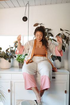 A more flavorful take on the Jen Pant. Put a skip in your step, jingle in your jangle, or love into your lounging with this comfy, ankle length, elasticated waist linen pant. Designed with simple side pockets for easy breezy hand-in-pocket feels. (Best paired with the Sunset Robe) Fit & Size: Celina (dirty blonde hair) is wearing a L Arielle has a 48.5" waist and 54" hips, wearing a size 3XL KVP (short brown hair) is 5', 115lbs, 27" waist, 36" hips, wearing a S See fit & size tab for detailed in Plus Size Slow Fashion, Plus Size Women Photoshoot Ideas, Comfy Plus Size Outfits, Lounge Wear Aesthetic, Plus Size Aesthetic, Plus Sized Woman, Lounge Wear Outfit, Short Brown Hair, Curvy Fashionista