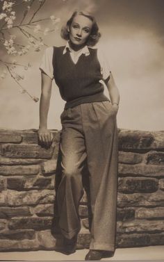 40s Mode, 1940s Fashion Women, Marlene Hose, Look Retro, Marlene Dietrich, 40s Fashion, Marmaris