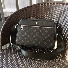 Lv Crossbody Bag, Top Handbags, Lv Bags, Luxury Purses, Lv Handbags, Sierra Leone, Vuitton Bag, Lv Bag, Louis Vuitton Bags