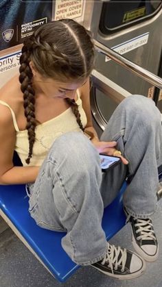 Long Hair Inspo Style, Hair Inspo For Long Hair, Cute Hairstyles With Straight Hair, Long Hair Outfits, Hairstyle Inspo Long Hair, Glitter In Hair, Idea For Long Hair, Hair Inspo Long, Long Hair Inspo