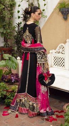 Pink Suit Combination, Pakistani Party Dresses, Kamiar Rokni, Black Salwar, Black Salwar Kameez, Fuchsia Wedding, Pakistani Suits Online, Pakistani Party Wear, Party Dresses Online