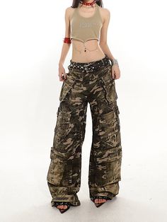 Retro Camo Foil Multi-pocket Baggy Jeans - Trendy and Functional Cool Baggy Pants, Diy Baggy Pants, Greyday Tour Outfits $b, Baggy Emo Outfits, Camo Print Outfit, Camo Outfit Ideas, Camo Baggy Pants, Baggy Camo Pants, Singer Life