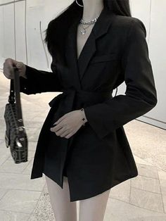 White Black Office, Black Office Wear, Pakaian Hipster, Look Grunge, Tunic Designs, Chique Outfits, Black Office, Korean Girl Fashion, Spring Jackets