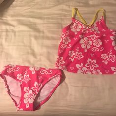 Brand New With Tags Tropical Accessories, Crop Tankini, Pink Tankini, 2000s Clothing, Tropical Swimsuits, Tropical Girl, Tankini With Shorts, Tropical Bikinis, Pink Tropical