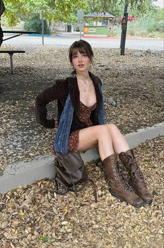 Whimsical Summer Outfit, 70s Goth Fashion, Whimsy Fashion, Mode Indie, Looks Hippie, Swaggy Outfits, Travel Fashion, Looks Chic, Glam Rock