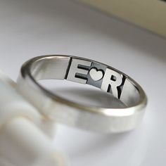 a close up of a ring with the word f r on it