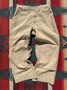 Rare 70s Patagonia double knee pants. Chouinard buttons. Chefs kiss. Measurements:  Waist: 32" Inseam: 27" *All items vintage items are gently used and may show minor signs of wear. Vintage Pants With Patch Pockets For Fall, Vintage Bottoms With Patch Pockets For Fall, Vintage Cotton Cargo Pants For Outdoor, Vintage Cotton Outdoor Pants, Vintage Cotton Bottoms For Outdoor, Double Knee Pants, Chefs Kiss, Knee Pants, Mens Trousers