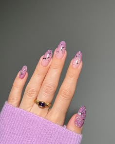 Stay ahead with these unique and trendy nail designs. Bat Nails, Purple Glitter Nails, Spooky Nails, Cute Halloween Nails, Ideas Uñas, Moon Nails, Ombre Nails Glitter, Ombre Nail Designs