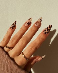 Checkered Nails, Cute Nails For Fall, Festival Nails, Fall Nail Art, Fall Nail Colors, Brown Nails, Fall Nail, Floral Nails