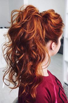 Obsessing over how voluminous and luscious this hair is!! Want to know the trick? The best curls are done on dirty/unwashed hair!! Ponytail Hairstyles Easy, Ginger Hair Color, Hair Color Auburn, Wavy Hairstyles, Trendy Hair Color, Hair And Beauty, Auburn Hair, Long Hairstyles