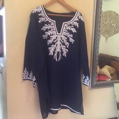 Navy And White Cotton Blend Great As A Dress, Tunic Or Cover Up 25 Inches Pit To Pit Navy Long Sleeve Tops For Beach, Navy Long Sleeve Tops For The Beach, Navy Long Sleeve Beach Tops, White Cover Up, Plus Size Beach, Sheer Cover Up, Chiffon Wrap, White Tunic, Bathing Suit Covers