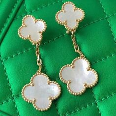 CLOVER WHITE MOP EARRINGS 2 MOTIFS Van Cleef Earrings, Van Cleef Arpels Earrings, Kate Middleton Earrings, Van Clef, Alhambra Earrings, Origami Necklace, Van Cleef And Arpels Jewelry, Fake Earrings, Expensive Jewelry Luxury