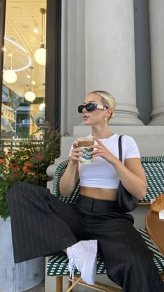 Skandinavian Fashion, Paris Mode, Looks Party, Neue Outfits, Foto Poses, Looks Street Style, Mode Inspo, Looks Chic, Looks Vintage