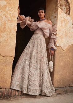 Organza Ruffle Top, Ridhi Mehra, Organza Lehenga, Peach Top, Embroidered Crop Tops, Net Lehenga, Embroidered Lehenga, Ruffled Top, Indian Fashion Designers