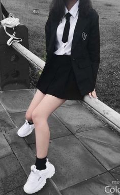 Korean Uniform Aesthetic, School Uniform Aesthetic Girl, Black Uniform Outfits, Korean High School Uniform, School Style Uniform, Black And White Uniform, Korean Uniform, Black School Uniform, School Uniform Girl