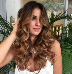 Light Brown Balayage Curly Hair Hazelnut Hair, Hair Color Asian, Balayage Blond, Brown Curls, Hair Color Streaks, Chocolate Brown Hair