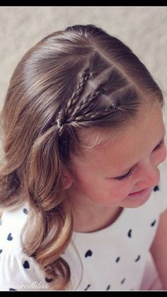 3 braids into a twist 3 Braids, Girls Hairdos, Long Hair Tips, Bow Headband Hairstyles, Hair Down, Hair Tutorials, Fun Style, Hair Pictures