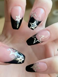 #BEAUTY ,#REALATIONSHIPS #Fashion #Outfits #Winter Outfits #Animals Black And White Nails, Punk Nails, Goth Nails, Grunge Nails, Pretty Gel Nails, Y2k Nails, Star Nails, Nails Polish