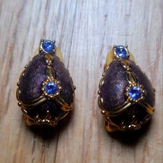 Stunning Rare Set Of Beautiful Joan Rivers Collection Clip On Earrings! Mint Condition And Just Beautiful. Joan Rivers Jewelry, Gold River, Joan Rivers, Just Beautiful, Earrings Color, Jewelry Vintage, Brown Gold, Clip On, Mint Condition