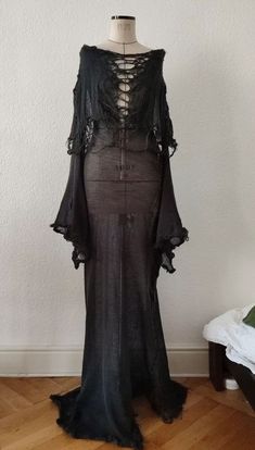 Goth Outfits, Fantasy Fashion, Looks Style, Style Outfits, Goth Fashion, Festival Outfit, Fancy Dresses, Look Cool, Pretty Dresses