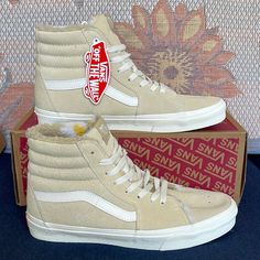 New In The Box No Lid Authentic Men’s Vans Sk8-Hi Cozy Hug Biscotti Vn0a7q5nbvv Men’s Sneakers Athletic Shoes # Basketball Skateboard Mte All Weather Winter Vans Winter Shoes, Black Vans Shoes, Vans Classic Old Skool, Tie Dye Vans, Vans Shoes Women, Maroon Vans, Suede Vans, Floral Vans, Tie Dye Shoes