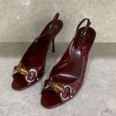 Gucci Authentic Slingback Heels Deep Red Size 8 Vintage In Good Condition Does Not Come With Box Feel Free To Make An Offer! Gucci Slingback, Shoes Gucci, Vintage Heels, Slingback Heels, Shoe Inspo, Aesthetic Shoes, Gorgeous Shoes, Slingback Heel, Carrie Bradshaw