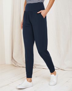 When you're flying to another continent or driving to visit friends, these travel pants unpack flattering style with perfect slouch. The wide waistband offers all-day comfort, and gathers at the waist provide camouflaging style. Indulgently soft, in moisture-wicking baby French terry.Exclusive. Wide elastic waist. Angled pockets. Tapered leg. Wide Waistband Pants, Outfit Ideas For Cold Weather, Best Travel Pants, Cruise Wardrobe, Travel Pants Women, Comfortable Travel Outfit, Jogger Pants Outfit, Keds Style, Travel Clothes