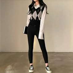 Interview Outfit For Teenagers, Korean Shoes Outfit, Kfashion Ulzzang Korean Style, Different Styles Fashion Names, Shein Korean Outfits, Korean Outfits Street Styles Kpop, Kpop Fashion Outfits Casual, Ootd Ideas Korean Style, Black Academia Outfit