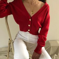 Snow White Outfit Ideas Modern, Apple White Aesthetic Outfit, Snow White Aesthetic Outfit, Modern Snow White Aesthetic, Snow White Aesthetic, Caraval Trilogy, Romeo I Julia, Disney Women, Goals Inspiration