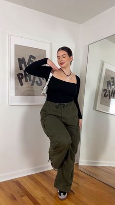 plus size outfit Mid Size Parachute Pants, Plus Outfits For Summer, Parachute Pants Fall Outfit, Concert Band Outfits, Parachute Pants Curvy, Midsize Parachute Pants, College Outfits Plus Size Casual, Spring Style Plus Size, Mid Size Fall Fashion 2023