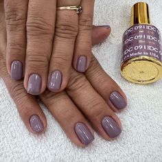 Gel manicura . . . #nails #nailshialeah #dippowder #kiarasky #opi #dnddippowder #apresnails #nailspowder #opigelpolish #dndcolor… | Instagram Dip Nail Colors, Cute Nail Colors, Gel Nail Polish Colors, Fall Gel Nails