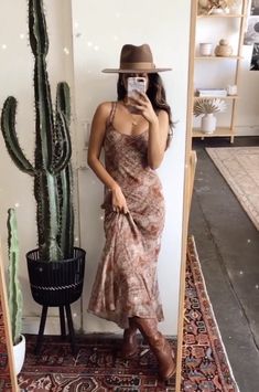 Boho Dinner Party Outfit, 70s Mexico Fashion, Romantic Cowgirl Outfits, Western Chic Dress Outfit, Going Out Boho Outfits, Western Slip Dress Outfit, Texas Boho Style, Western Aesthetic Style, Boho Outfits With Boots