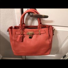 Brand New Handbag Without Tag Fendi Vintage Bag, Louis Vuitton Speedy 40, Prada Purses, Louis Vuitton Speedy 35, Fendi Vintage, Louis Vuitton Speedy 25, Brown Leather Satchel, Guess Purses, Michael Kors Satchel