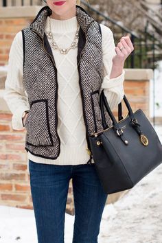 Herringbone Vest Outfit, Plaid Shirts, Winter Outfit Inspiration, Fall Winter Wardrobe, Winter Outfits For Work, White Sweater